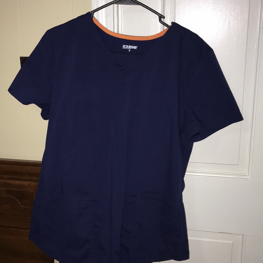 Scrub set